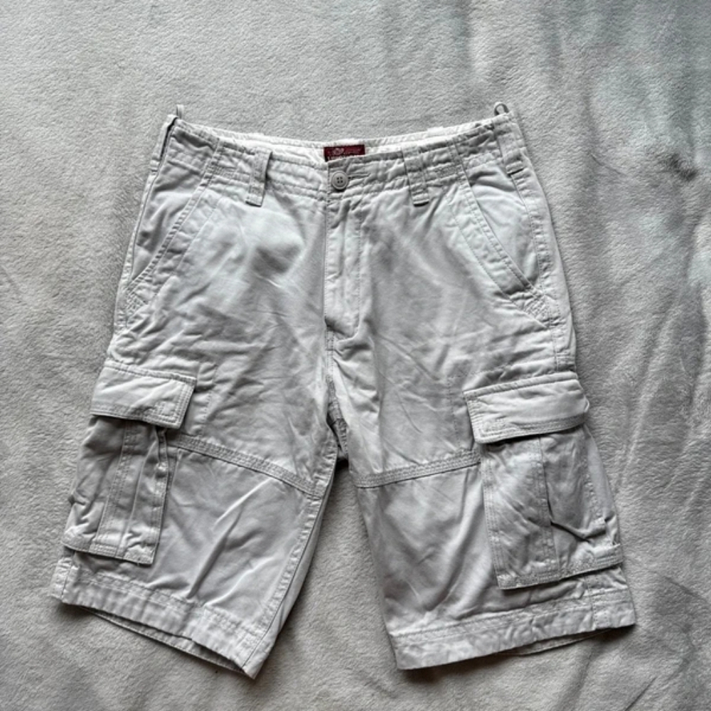 Light grey cargo shorts